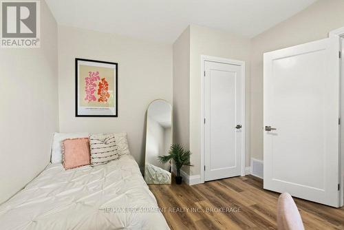 95 Chetwood Street, St. Catharines (Western Hill), ON - Indoor Photo Showing Bedroom