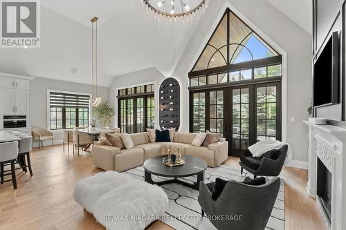 33 Cottage Street, Niagara-On-The-Lake (Town), ON - Indoor Photo Showing Living Room With Fireplace