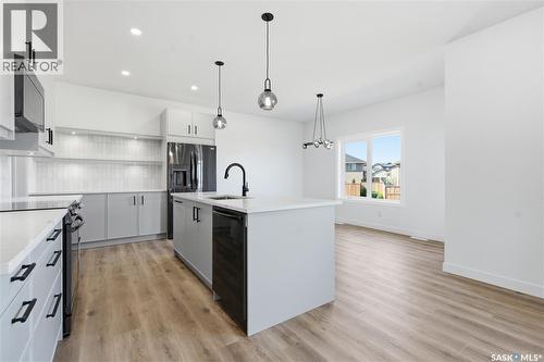 224 Froese Crescent, Warman, SK - Indoor Photo Showing Kitchen With Upgraded Kitchen