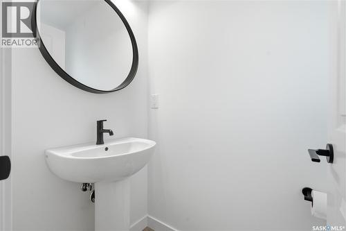 224 Froese Crescent, Warman, SK - Indoor Photo Showing Bathroom