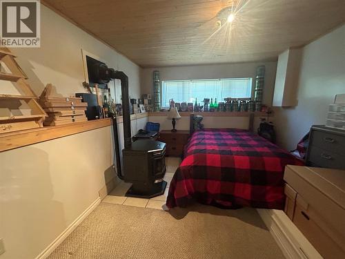 101 Murray Drive, Tumbler Ridge, BC - Indoor Photo Showing Bedroom