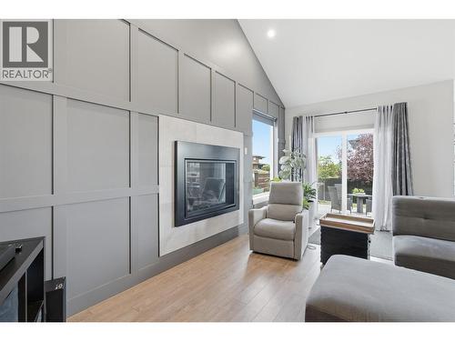 1488 Dunbar Drive, Kamloops, BC - Indoor Photo Showing Living Room With Fireplace