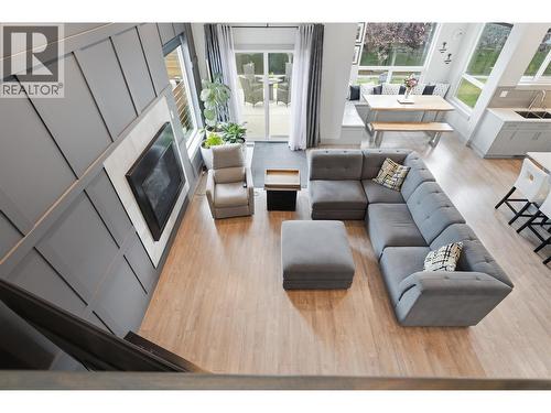 1488 Dunbar Drive, Kamloops, BC - Indoor Photo Showing Living Room