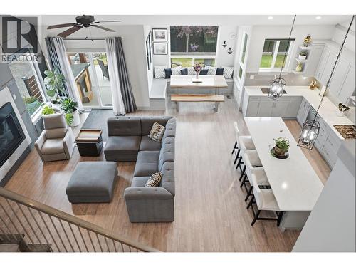 1488 Dunbar Drive, Kamloops, BC - Indoor Photo Showing Living Room With Fireplace