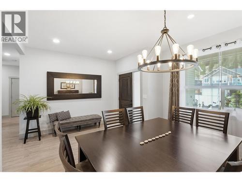 1488 Dunbar Drive, Kamloops, BC - Indoor Photo Showing Dining Room