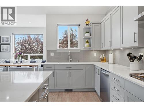 1488 Dunbar Drive, Kamloops, BC - Indoor Photo Showing Kitchen With Upgraded Kitchen