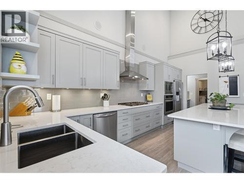 1488 Dunbar Drive, Kamloops, BC - Indoor Photo Showing Kitchen With Double Sink With Upgraded Kitchen