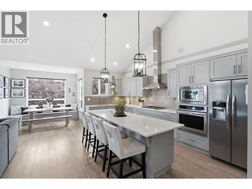 1488 Dunbar Drive, Kamloops, BC - Indoor Photo Showing Kitchen With Upgraded Kitchen