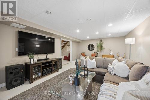 140 Taylorwood Court, Oshawa (Samac), ON - Indoor