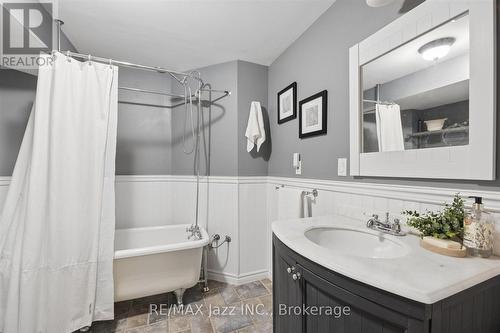 140 Taylorwood Court, Oshawa (Samac), ON - Indoor Photo Showing Bathroom
