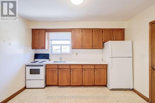 150 Park Street, Toronto, ON - Indoor Photo Showing Kitchen