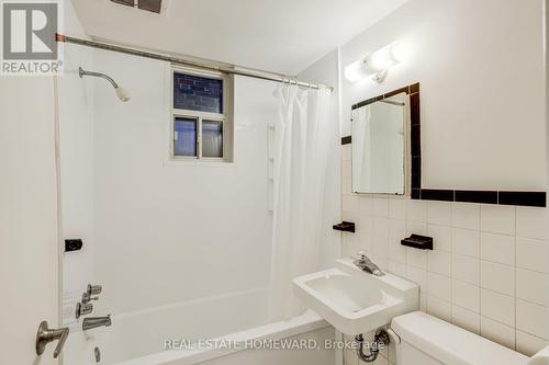 150 Park Street, Toronto, ON - Indoor Photo Showing Bathroom