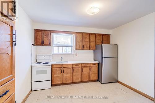 150 Park Street, Toronto, ON - Indoor Photo Showing Kitchen