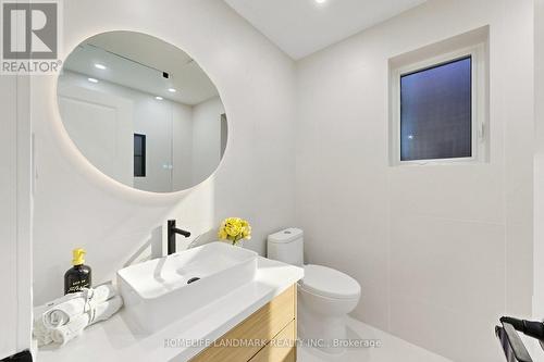 55 Chilton Road, Toronto, ON - Indoor Photo Showing Bathroom