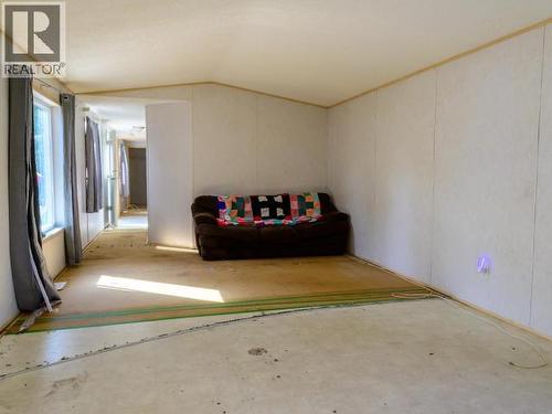 411-989 Range Road, Whitehorse, YT - Indoor Photo Showing Other Room