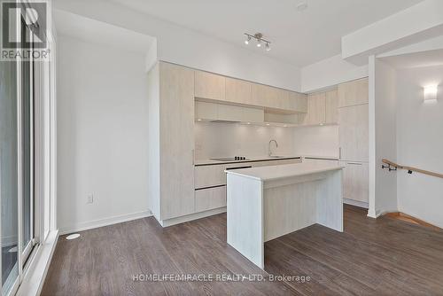Th704 - 5 Steckley House Lane, Richmond Hill, ON - Indoor Photo Showing Kitchen