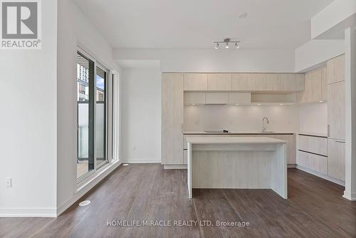 Th704 - 5 Steckley House Lane, Richmond Hill, ON - Indoor Photo Showing Kitchen