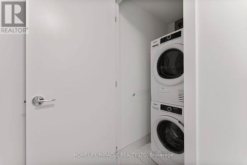 Th704 - 5 Steckley House Lane, Richmond Hill, ON - Indoor Photo Showing Laundry Room