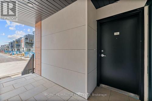 Th704 - 5 Steckley House Lane, Richmond Hill, ON - Outdoor With Exterior