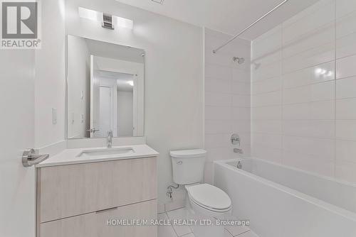 Th704 - 5 Steckley House Lane, Richmond Hill, ON - Indoor Photo Showing Bathroom