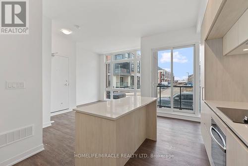 Th704 - 5 Steckley House Lane, Richmond Hill, ON - Indoor Photo Showing Kitchen