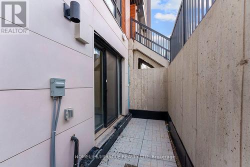 Th704 - 5 Steckley House Lane, Richmond Hill, ON - Outdoor With Exterior