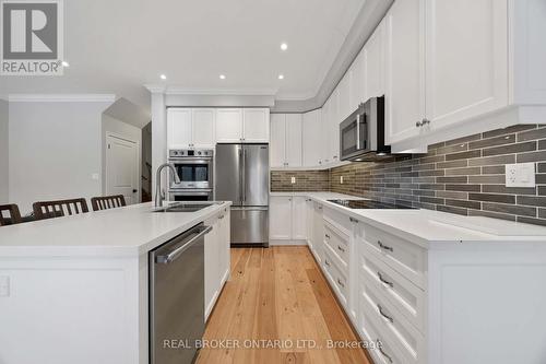 31 Gord Matthews Way, Uxbridge, ON - Indoor Photo Showing Kitchen With Stainless Steel Kitchen With Double Sink With Upgraded Kitchen