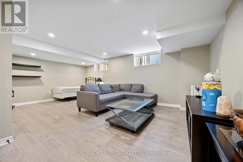31 Gord Matthews Way, Uxbridge, ON - Indoor