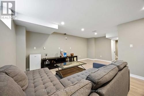 31 Gord Matthews Way, Uxbridge, ON - Indoor