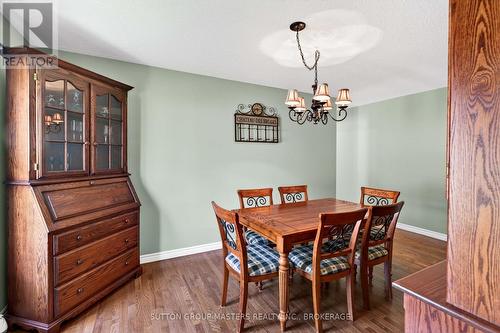 133 Britannia Crescent, Loyalist (Bath), ON - Indoor Photo Showing Dining Room