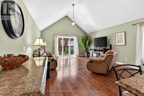 133 Britannia Crescent, Loyalist (Bath), ON - Indoor