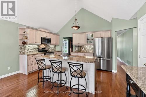 133 Britannia Crescent, Loyalist (Bath), ON - Indoor Photo Showing Kitchen With Upgraded Kitchen