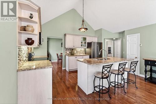 133 Britannia Crescent, Loyalist (Bath), ON - Indoor Photo Showing Kitchen With Upgraded Kitchen