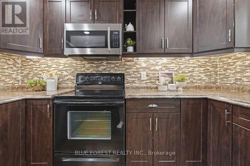 742 Fanshawe Park Road E, London North (North C), ON - Indoor Photo Showing Kitchen