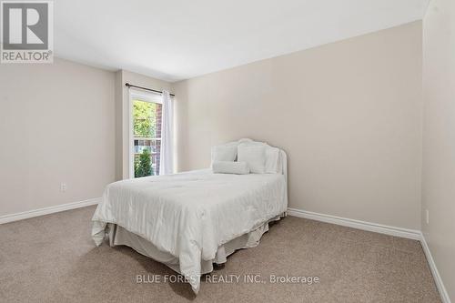 742 Fanshawe Park Road E, London North (North C), ON - Indoor Photo Showing Bedroom