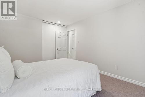 742 Fanshawe Park Road E, London North (North C), ON - Indoor Photo Showing Bedroom