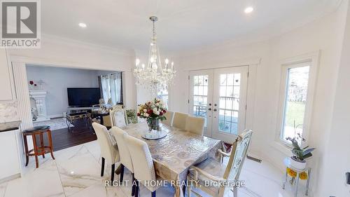 31 Northgate Crescent E, Richmond Hill, ON - Indoor Photo Showing Dining Room