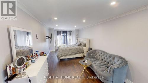 31 Northgate Crescent E, Richmond Hill, ON - Indoor Photo Showing Bedroom