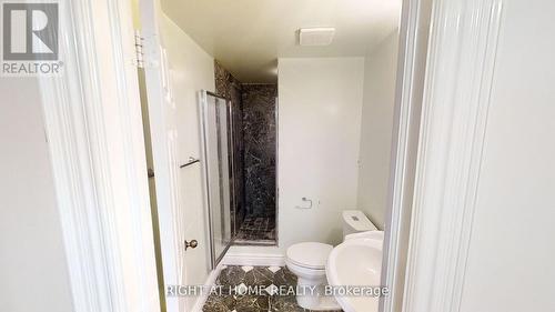31 Northgate Crescent E, Richmond Hill, ON - Indoor Photo Showing Bathroom