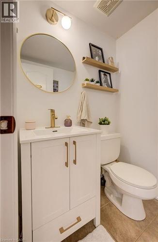 3 Golden Iris Crescent, Hamilton, ON - Indoor Photo Showing Bathroom