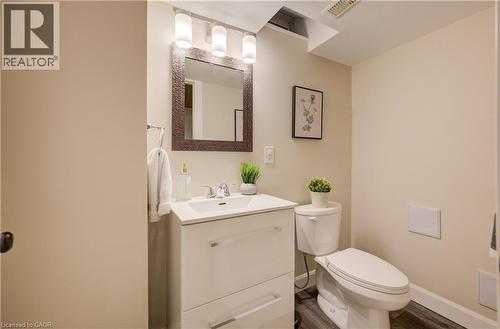 3 Golden Iris Crescent, Hamilton, ON - Indoor Photo Showing Bathroom
