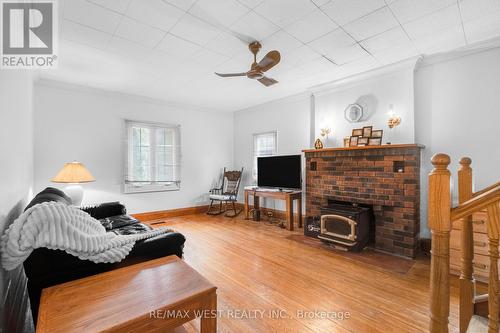 1518 Cawthra Road, Mississauga, ON - Indoor Photo Showing Living Room With Fireplace