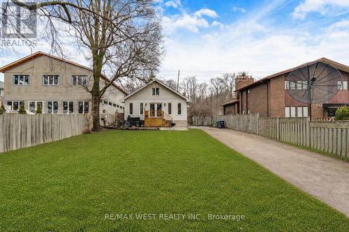 1518 Cawthra Road, Mississauga, ON - Outdoor