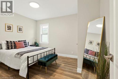 95 Chetwood Street, St. Catharines, ON - Indoor Photo Showing Bedroom