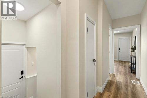 95 Chetwood Street, St. Catharines, ON - Indoor Photo Showing Other Room