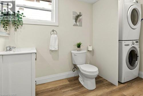 95 Chetwood Street, St. Catharines, ON - Indoor Photo Showing Laundry Room