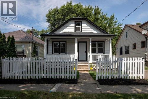 95 Chetwood Street, St. Catharines, ON - Outdoor With Deck Patio Veranda With Facade