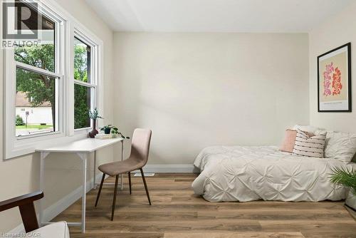 95 Chetwood Street, St. Catharines, ON - Indoor Photo Showing Bedroom