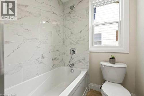 95 Chetwood Street, St. Catharines, ON - Indoor Photo Showing Bathroom
