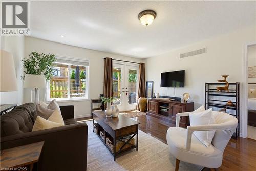 934 Zeller Crescent, Kitchener, ON - Indoor Photo Showing Living Room